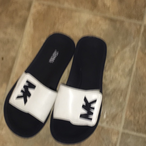 Michael Kors slides - Picture 2 of 2